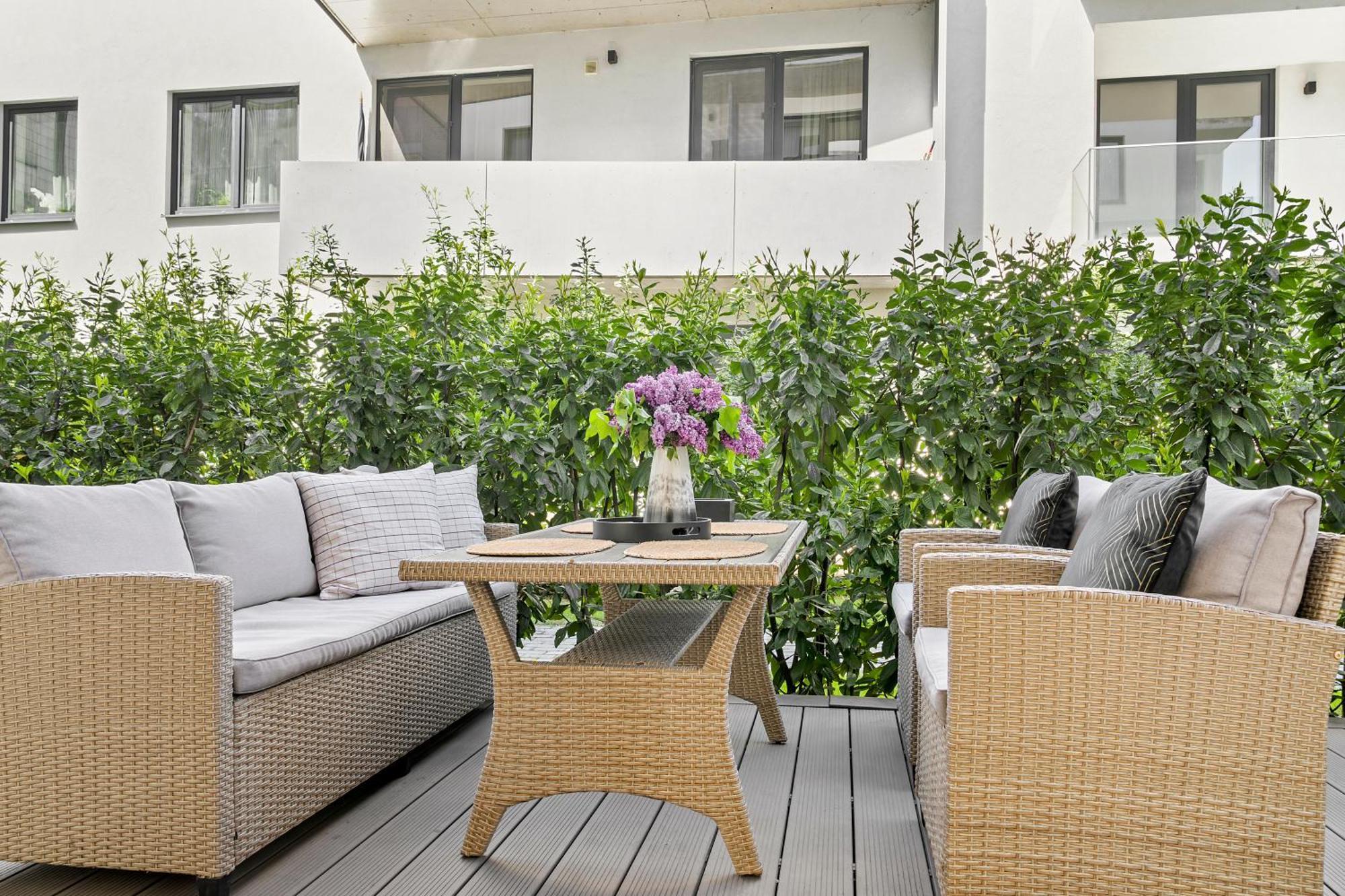 Luxury Apartment *